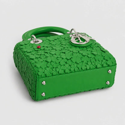 Lady Dior Clover Allover Lammleder Lucky Green — Beschläge Detailansicht | Luren Authentisch